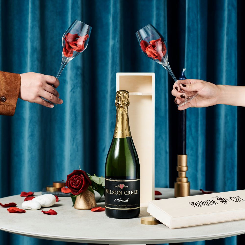 夫婦愛のスパークリングワイン】薔薇BOX Almond Sparkling Wine Rose Box – SoCalization Inc